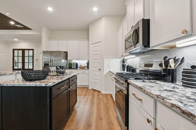 661 Barton Place Drive, Cleveland, TX 77327