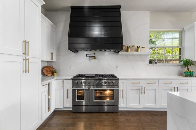 5949 Carroll Drive, The Colony, TX 75056