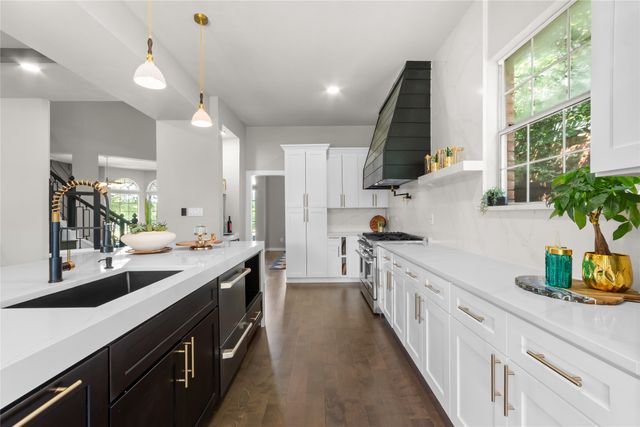 5949 Carroll Drive, The Colony, TX 75056