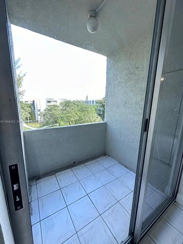 10000 NW 80th Ct 2521, Hialeah Gardens, FL 33016