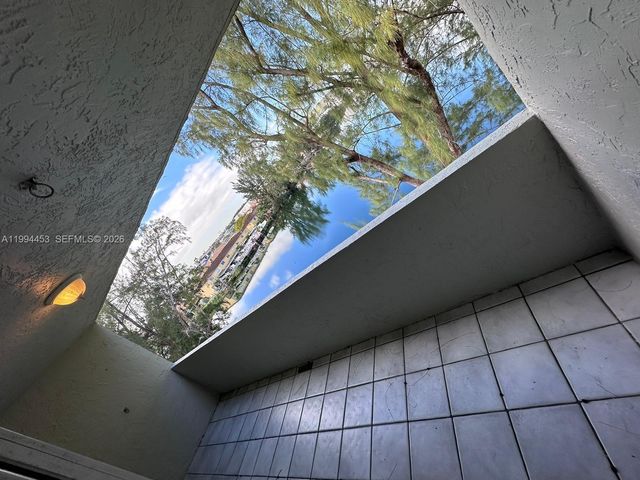 10000 NW 80th Ct 2521, Hialeah Gardens, FL 33016