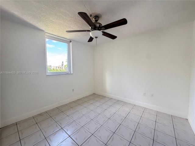 10000 NW 80th Ct 2521, Hialeah Gardens, FL 33016