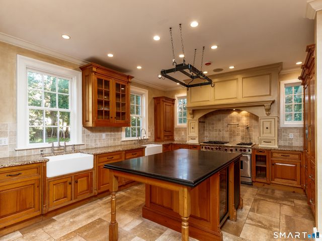 25 Hermit Lane, Westport, CT 06880