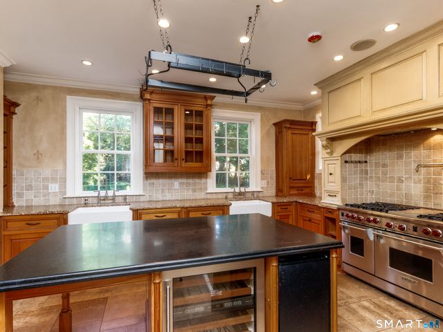 25 Hermit Lane, Westport, CT 06880