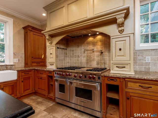 25 Hermit Lane, Westport, CT 06880
