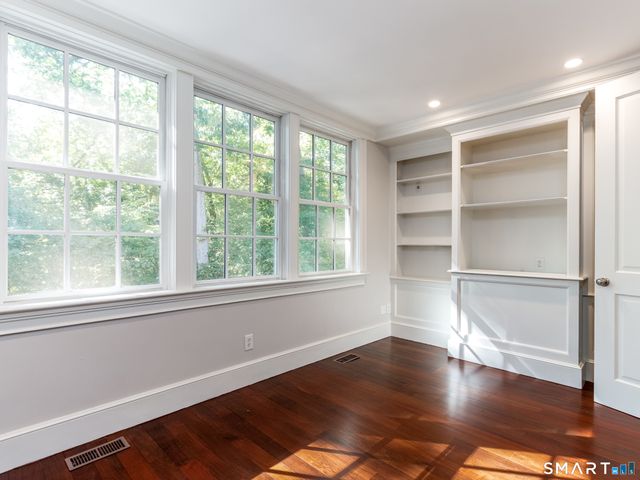 25 Hermit Lane, Westport, CT 06880