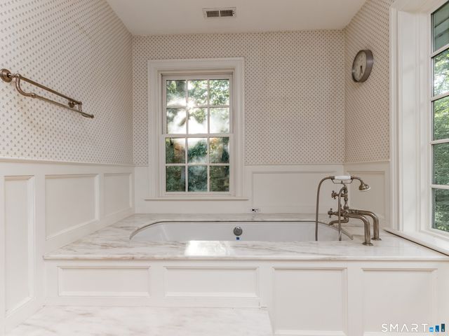 25 Hermit Lane, Westport, CT 06880