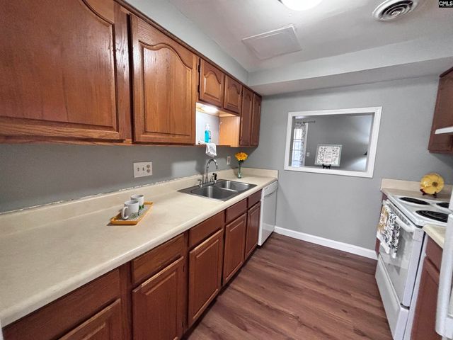 7602 Hunt Club Road I-102, Columbia, SC 29223