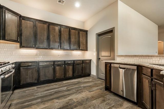 6133 Oxnard Street, Edmond, OK 73034
