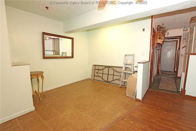 322 16th Street, Dunbar, WV 25064