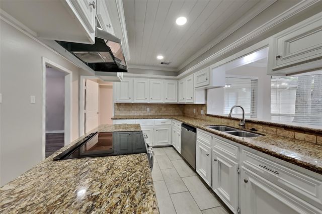 18330 Ella Boulevard, Spring, TX 77388