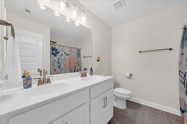 133 Dameron Pvt Dr, Hendersonville, TN 37075