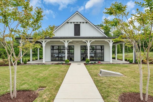 133 Dameron Pvt Dr, Hendersonville, TN 37075