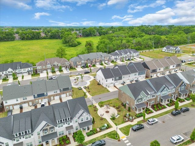133 Dameron Pvt Dr, Hendersonville, TN 37075