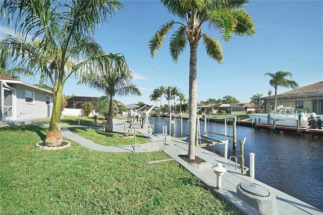 2633 SE 19th PL, Cape Coral, FL 33904