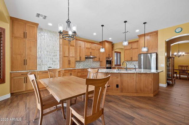 32164 N SUNFLOWER Trail, San Tan Valley, AZ 85143