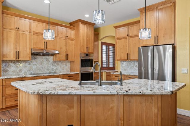 32164 N SUNFLOWER Trail, San Tan Valley, AZ 85143