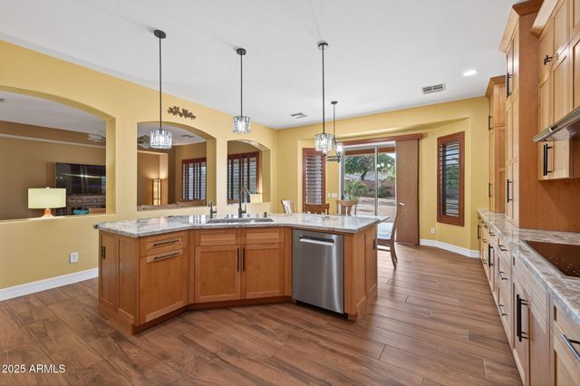 32164 N SUNFLOWER Trail, San Tan Valley, AZ 85143