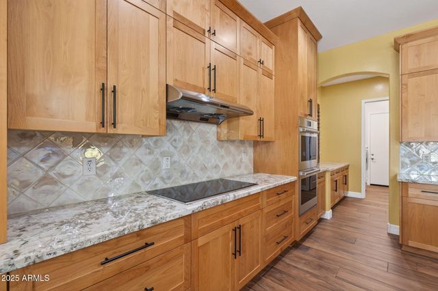 32164 N SUNFLOWER Trail, San Tan Valley, AZ 85143