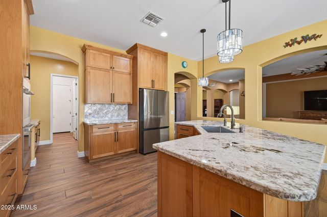 32164 N SUNFLOWER Trail, San Tan Valley, AZ 85143