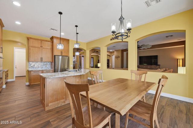 32164 N SUNFLOWER Trail, San Tan Valley, AZ 85143