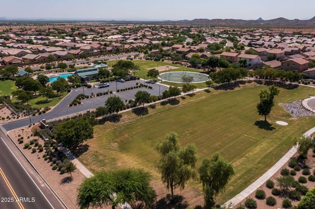 32164 N SUNFLOWER Trail, San Tan Valley, AZ 85143