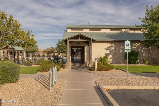 32164 N SUNFLOWER Trail, San Tan Valley, AZ 85143