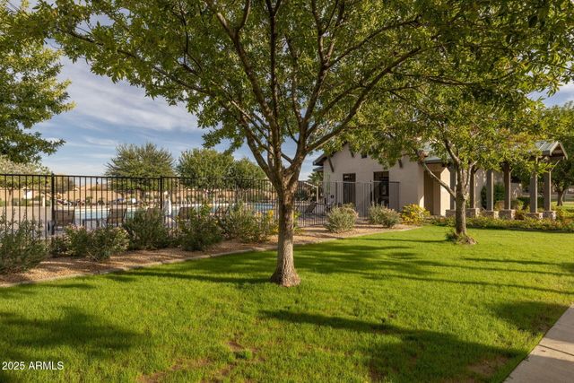 32164 N SUNFLOWER Trail, San Tan Valley, AZ 85143