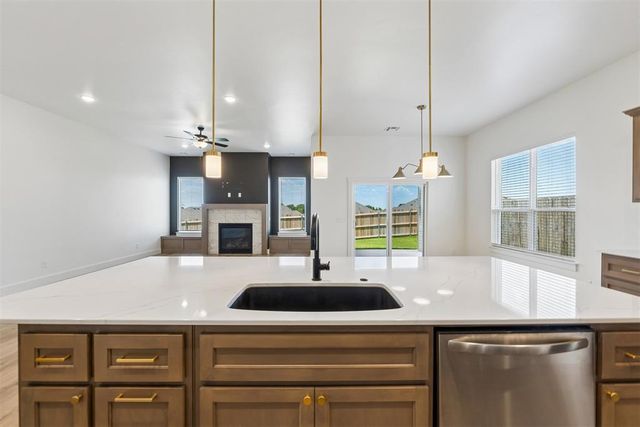 149 Sage Brush Way, Edmond, OK 73025