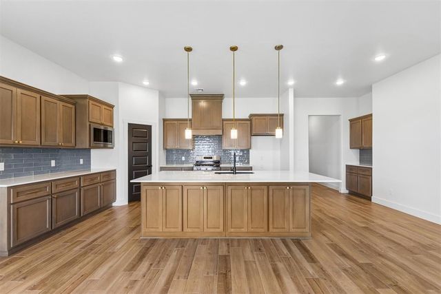 149 Sage Brush Way, Edmond, OK 73025