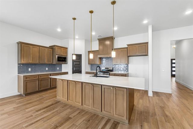 149 Sage Brush Way, Edmond, OK 73025