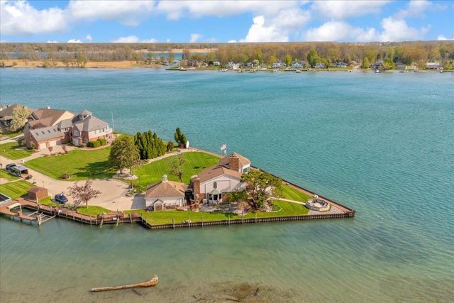 523 Lathrop Avenue, Algonac, MI 48001