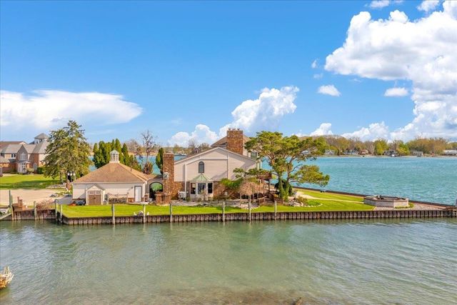 523 Lathrop Avenue, Algonac, MI 48001