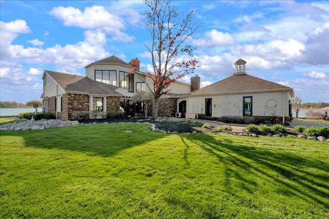 523 Lathrop Avenue, Algonac, MI 48001