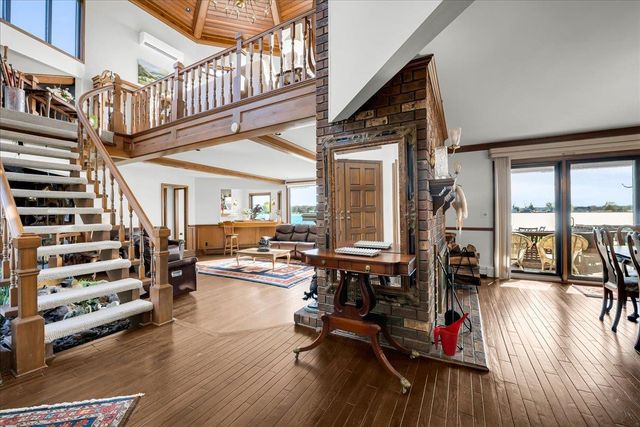 523 Lathrop Avenue, Algonac, MI 48001