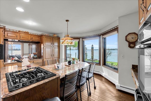523 Lathrop Avenue, Algonac, MI 48001