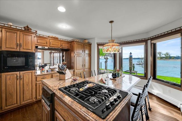 523 Lathrop Avenue, Algonac, MI 48001