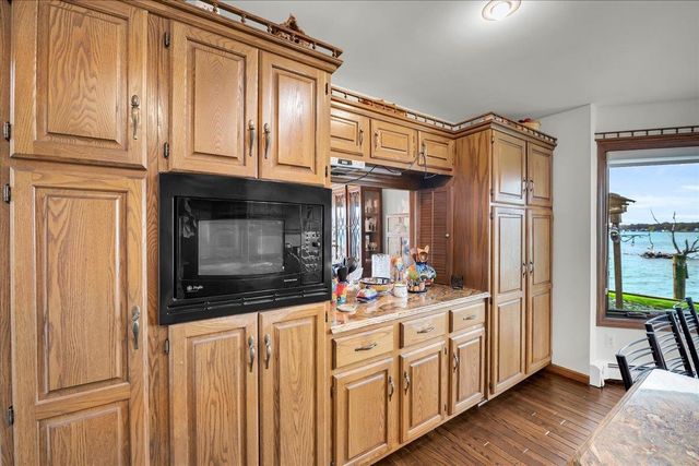 523 Lathrop Avenue, Algonac, MI 48001