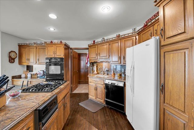 523 Lathrop Avenue, Algonac, MI 48001