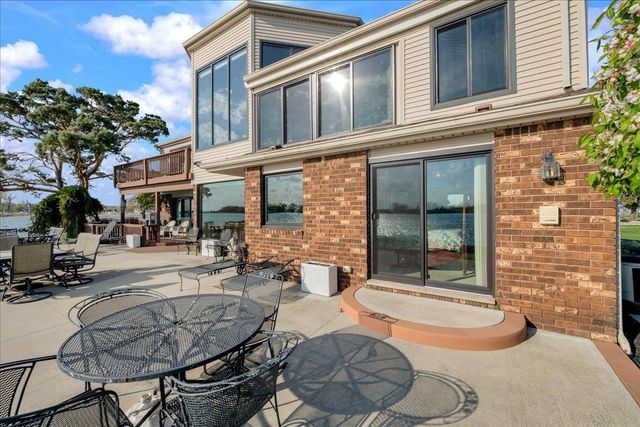 523 Lathrop Avenue, Algonac, MI 48001