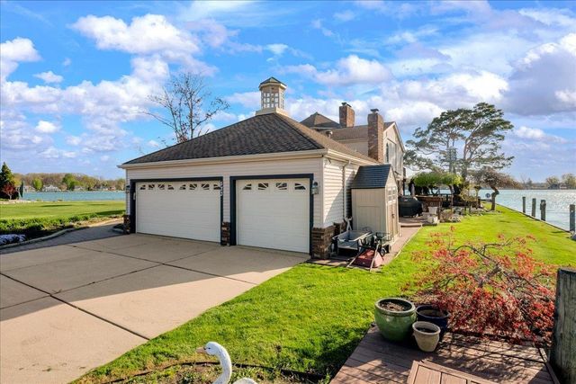 523 Lathrop Avenue, Algonac, MI 48001