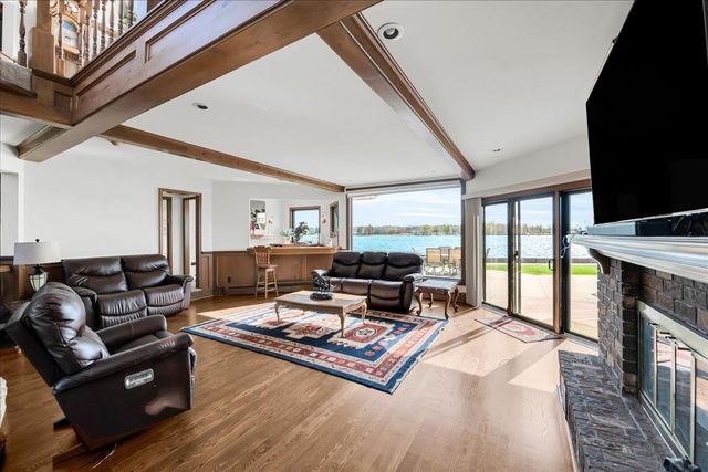 523 Lathrop Avenue, Algonac, MI 48001