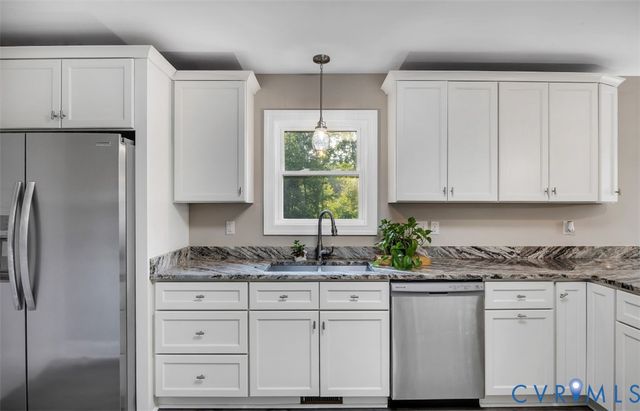 815 Cedar Hill Rd, Louisa, VA 23117