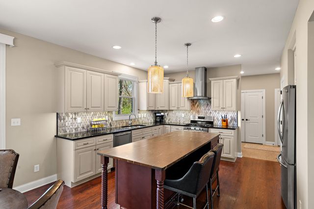 2145 Copper Creek Drive, Crown Point, IN 46307