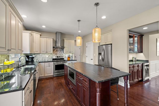 2145 Copper Creek Drive, Crown Point, IN 46307