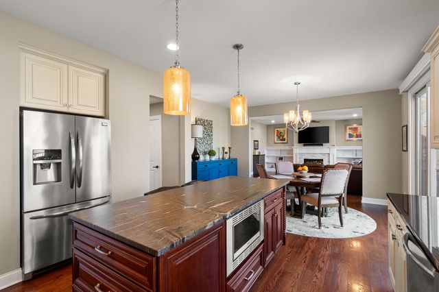2145 Copper Creek Drive, Crown Point, IN 46307