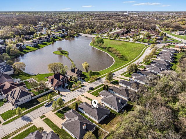 1040 Stillwater Parkway, Crown Point, IN 46307