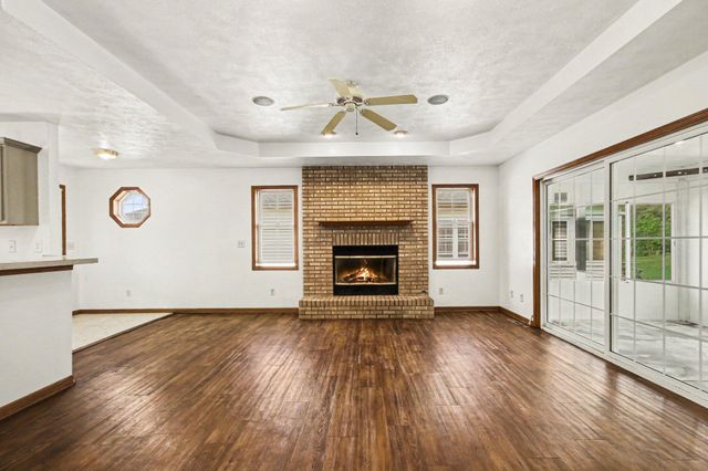 1040 Stillwater Parkway, Crown Point, IN 46307