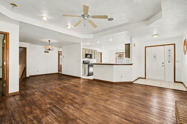 1040 Stillwater Parkway, Crown Point, IN 46307