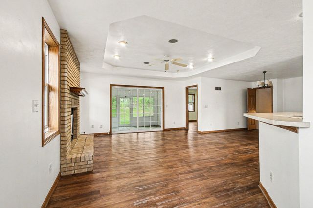 1040 Stillwater Parkway, Crown Point, IN 46307